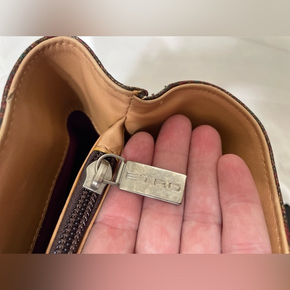 **SOLD** Vintage Etro Iconic Paisley Shoulder Bag - Picture 11 of 16